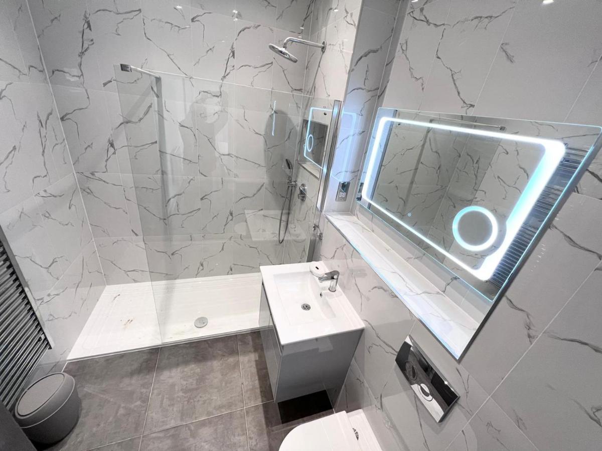 Omega Apartment *
